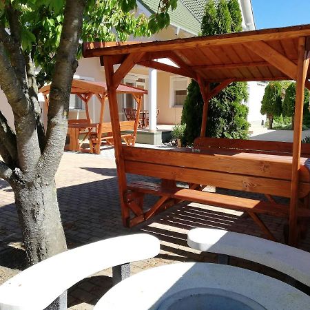 Imola Es Andrea Apartmanhaz Hajdúszoboszló Exterior foto