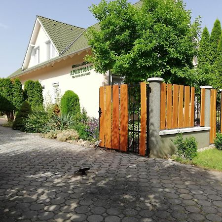 Imola Es Andrea Apartmanhaz Hajdúszoboszló Exterior foto