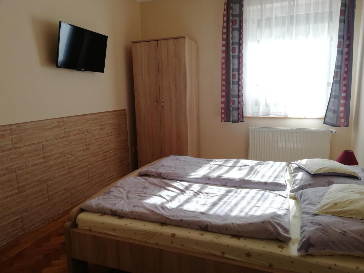 Imola Es Andrea Apartmanhaz Hajdúszoboszló Exterior foto