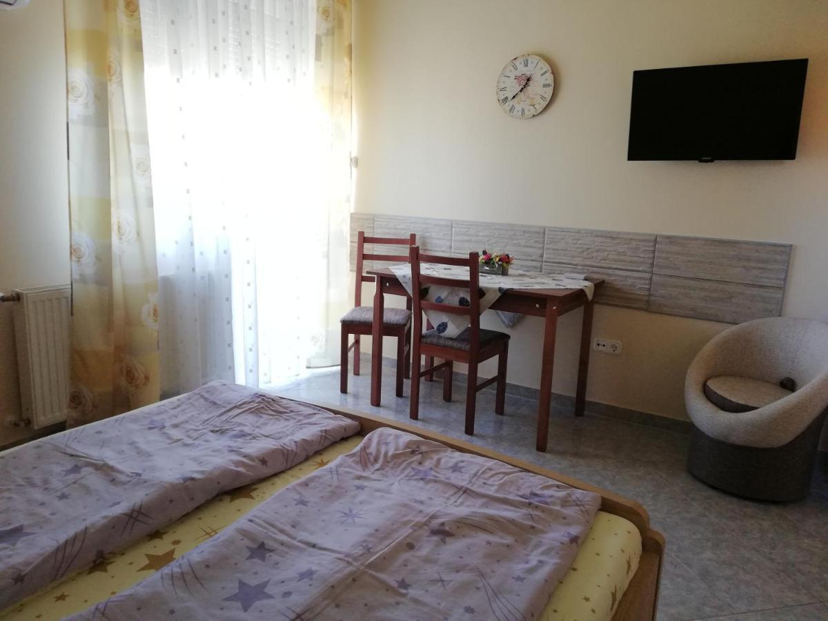 Imola Es Andrea Apartmanhaz Hajdúszoboszló Exterior foto