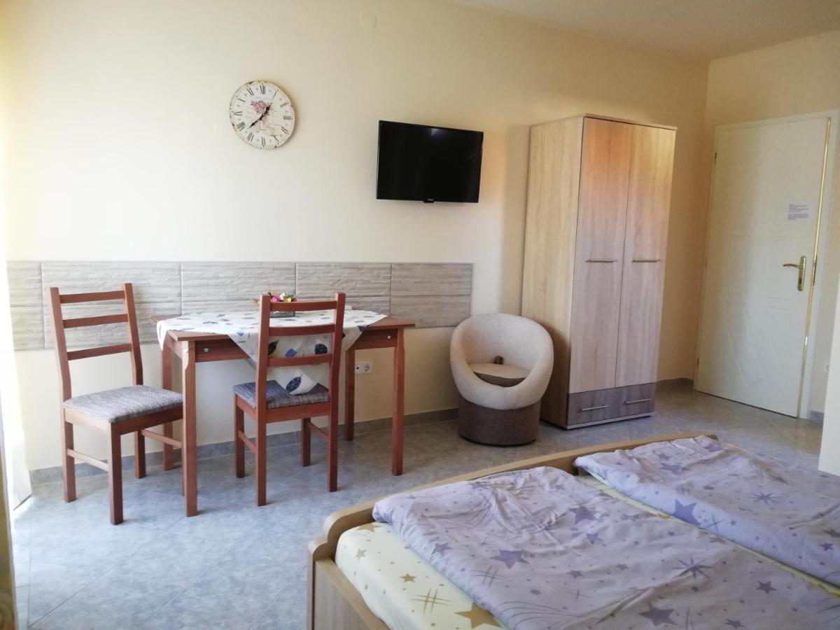 Imola Es Andrea Apartmanhaz Hajdúszoboszló Exterior foto