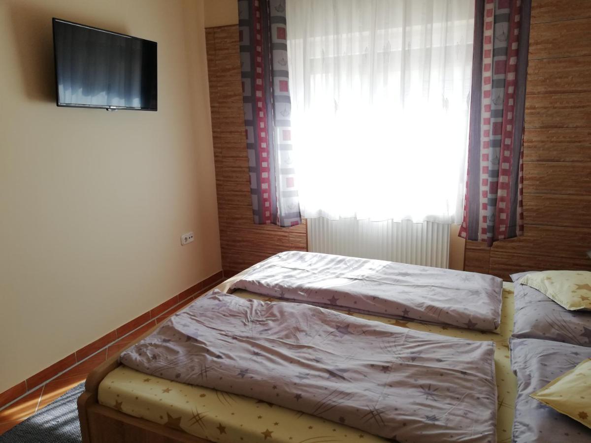 Imola Es Andrea Apartmanhaz Hajdúszoboszló Exterior foto