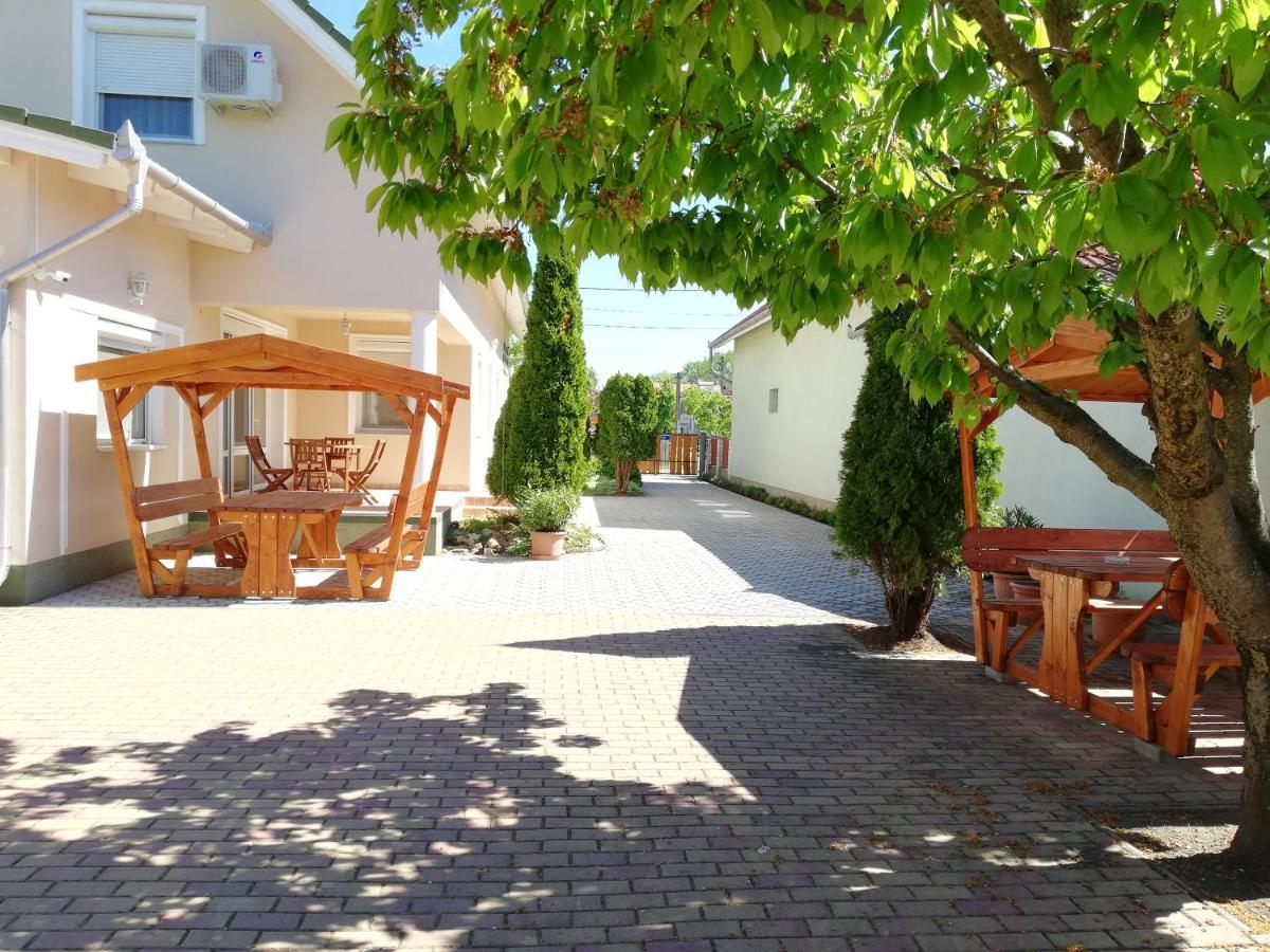 Imola Es Andrea Apartmanhaz Hajdúszoboszló Exterior foto